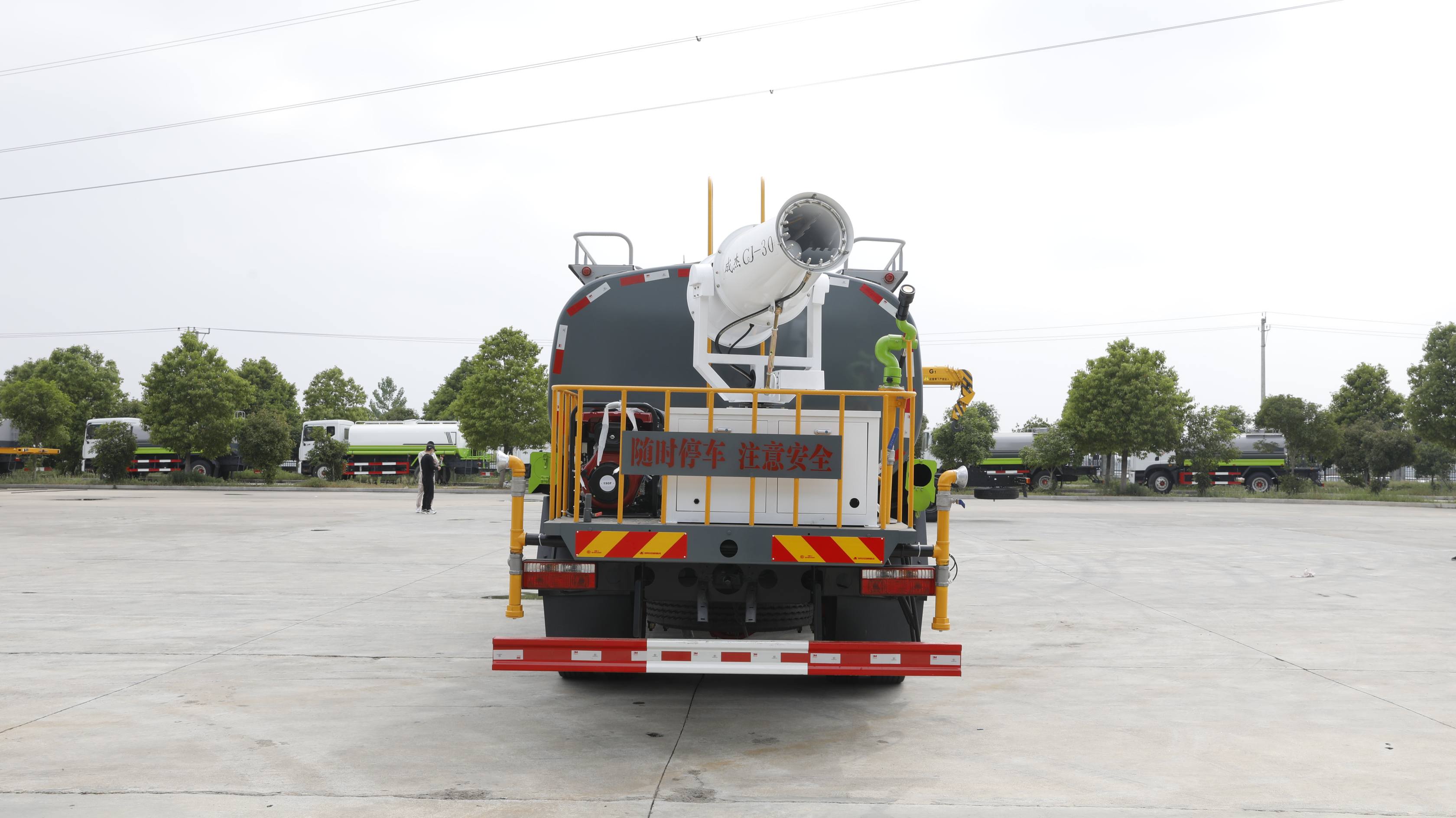 20噸環衛作業灑水車無中間商賺差價按需定制，售后無憂